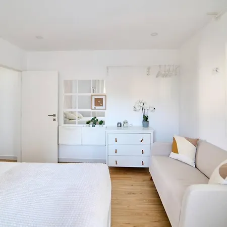 La Perla Blanca Lagos